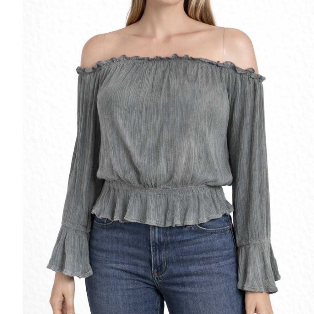 Sadie & Sage gray long sleeve off the shoulder crinkle top bell sleeve top SZ S